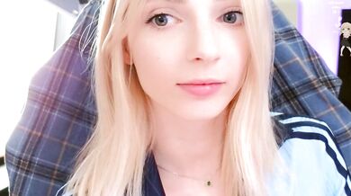 Baby_Gopn1k's steamy lingerie is all over Ravishing Derriere party