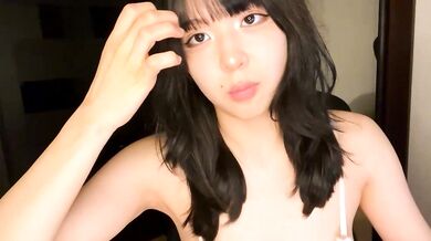 Melana Love's live webcam show: Glamorous curves and live chat with a twist!