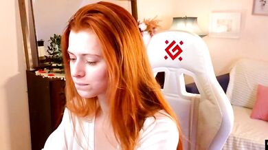 Watch doll_lesli tease you with her tight body live on cam