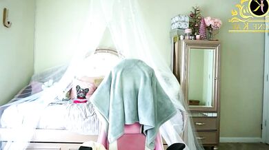 Jasminekay gets naked and sensually anticipation in this hot video