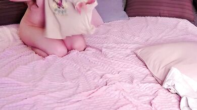 Watch Evapeachh strip and satisfy your lustful desires with her tantalizing curves and insatiable desires