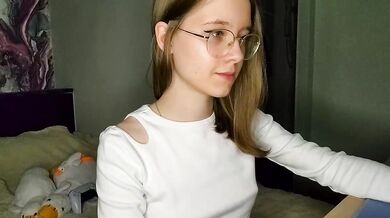 Elegant breasts voluptuous Cam Slut with Enchanting shape and charmed charm