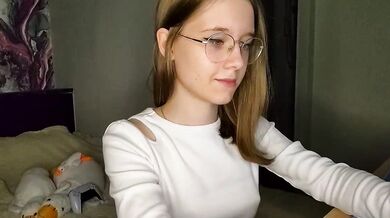 Elegant breasts voluptuous Cam Slut with Enchanting shape and charmed charm