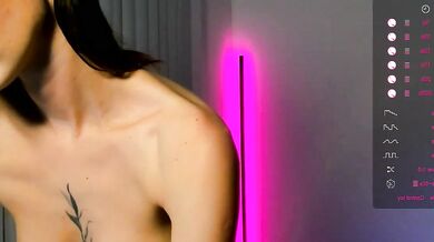 Andrea_vice is a stunning pornstar who loves to suck and fuck like a pro!