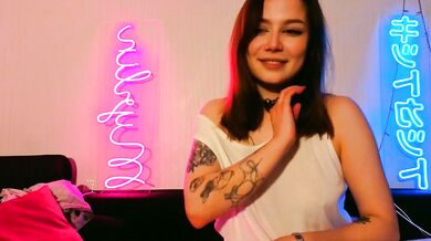 Watch Danta Blanta, the seductive cam girl, masturbate with intense tremors