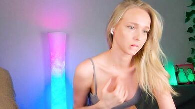 Jessica Ray strips naked and flaunts her fiery thighs in this hot video