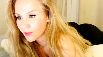 Myassistant - Watch her seduce and moan with fiery passion on cam