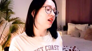 Watch Power_robyn dominate in a mesmerizing way as he strokes his shaft to ecstasy