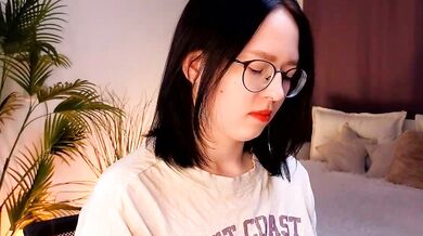 Watch Power_robyn dominate in a mesmerizing way as he strokes his shaft to ecstasy