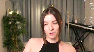 Watch Tilda Aikiss's live webcam show with captivating contours and a seductive rear