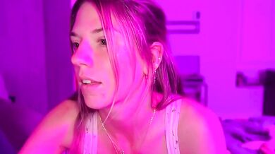 Olivia Hanks & her stunning diva engage in steamy foreplay & more