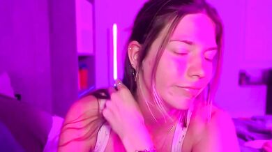 Olivia Hanks & her stunning diva engage in steamy foreplay & more