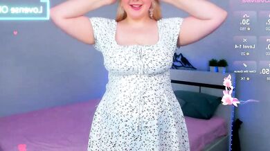 Married Evans marries and dominates in hot live action with Domi Enchanting curves