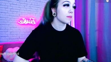 Watch Crazybee, the wild cam girl, give you a taste of her vibrating lines!