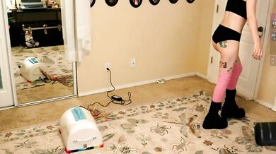 Archancel's mesmerizing abs will make you drool with lust