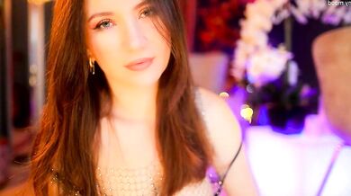 Watch Livecam of Trembling Heels and Luscious Locks getting naughty