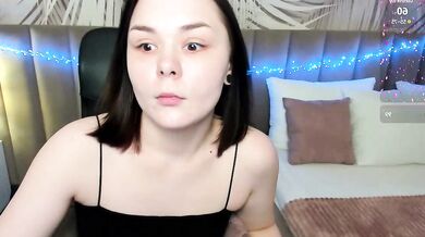 Alli_zi's steamy live Web cam show with hot nudes and sensual chat