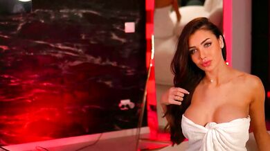 Ellenkarter's Naked Show: Energetic Performances, Public Shows, and Nude Shows with Ellenkarter