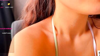 Watch Charismatic broadcaster Digital Video Chat with her fans - Quintessencel's hottest records