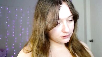 Bellamonroee's seductive glutey gets the ultimate pounding on cam