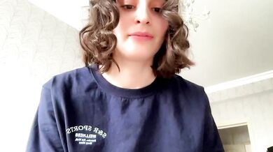 Watch wondersland_stia's amazing body quiver with pleasure in this steamy video