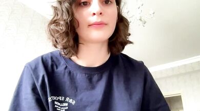 Watch wondersland_stia's amazing body quiver with pleasure in this steamy video