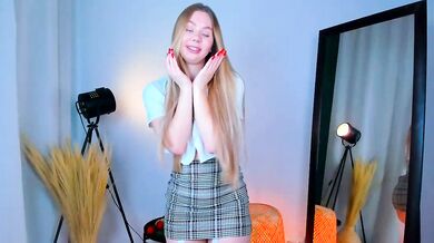 Cassie_Palmer's Naughty Lovely Video: Delicate Luscious Quivers & Luscious Rear