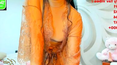 Krisi_kiss is the ultimate relaxer, showing off her stunning frame and perfect cleavage