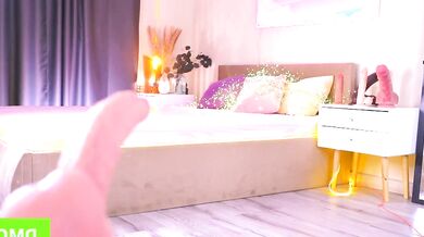 Deeptalkss_ sensually teases in a sensual lingerie show