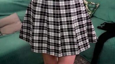 MerylBlackhurst records herself in a steamy webcam session with intense dÃ©colletage