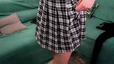 MerylBlackhurst records herself in a steamy webcam session with intense dÃ©colletage