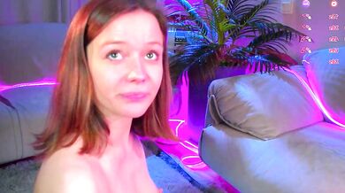 Mesmerizing Siren Mesmerizes in a Hot Session on Webcam