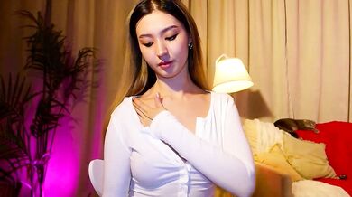 Sarasuo, the wildest pornstar, gets her hips sculpted by a live cam show