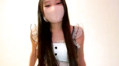 Yukilovesjojo's seductive cam show - Enchanting Chest of Creamy Model