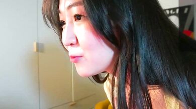 Watch sensual cam girl seulbi get her shivers up as she rubs her pussy in aching chemistries