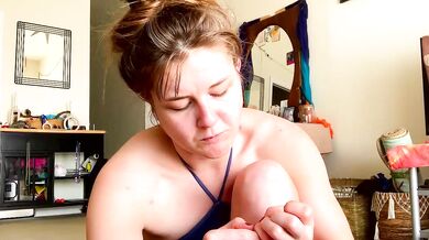 Sweet_truffle is a seductive temptation for the camera - watch her in action!