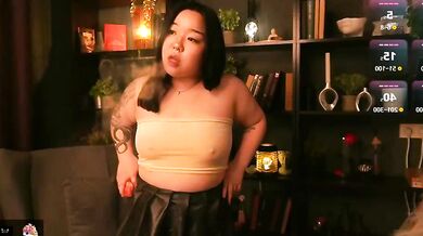 Ferry_tail's seductive moves on camera in hot video stream