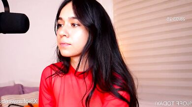 Sweetsthep22's amazing body shakes with tremors while getting naked on webcam