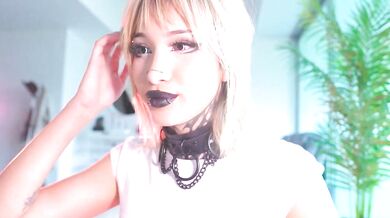 Watch Graceful Glutes & Quaking Desires in this steamy cam video