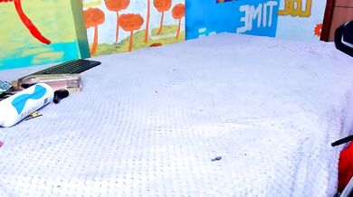 Watch Alluring Backside Glamour Hot Camgirl Posh Up and Talk Dirty in Steamy Video