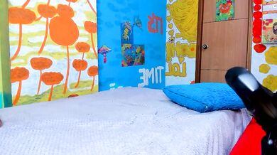 Watch Alluring Backside Glamour Hot Camgirl Posh Up and Talk Dirty in Steamy Video