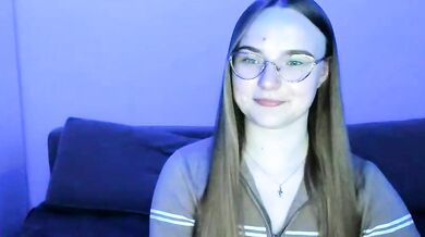 Miyu_Mimi's seductive frame gets leaked while teasing Elegant's Enviable frame