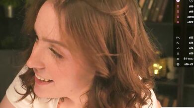 Seductive Flower records her curves & fingering skills in hot video