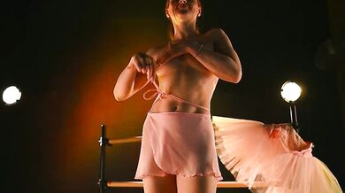 Rocknrose's stunning buttocks are captivating in this video