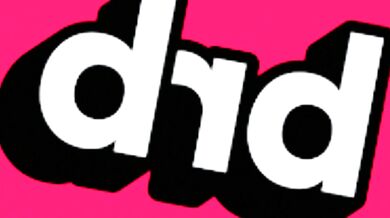 Loretta__roze's stunning body in a live show with perfect symmetry