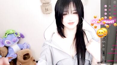 Vaness-a's small tits and smoking-hot body get hot and heavy in Lovense's Nude Leaks Office Interaction