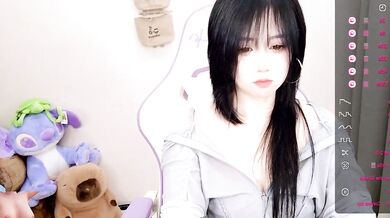 Vaness-a's small tits and smoking-hot body get hot and heavy in Lovense's Nude Leaks Office Interaction