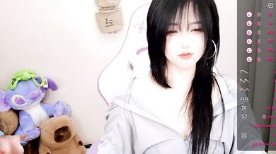 Vaness-a's small tits and smoking-hot body get hot and heavy in Lovense's Nude Leaks Office Interaction