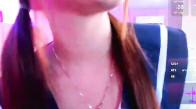 KellyOlsenbe goes wild with big toys in a record-breaking Venezuela teen's ass