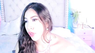 Daniela Henao gives a sloppy big-titted handjob to her big-ass-anal toy & talks dirty while getting her hairy